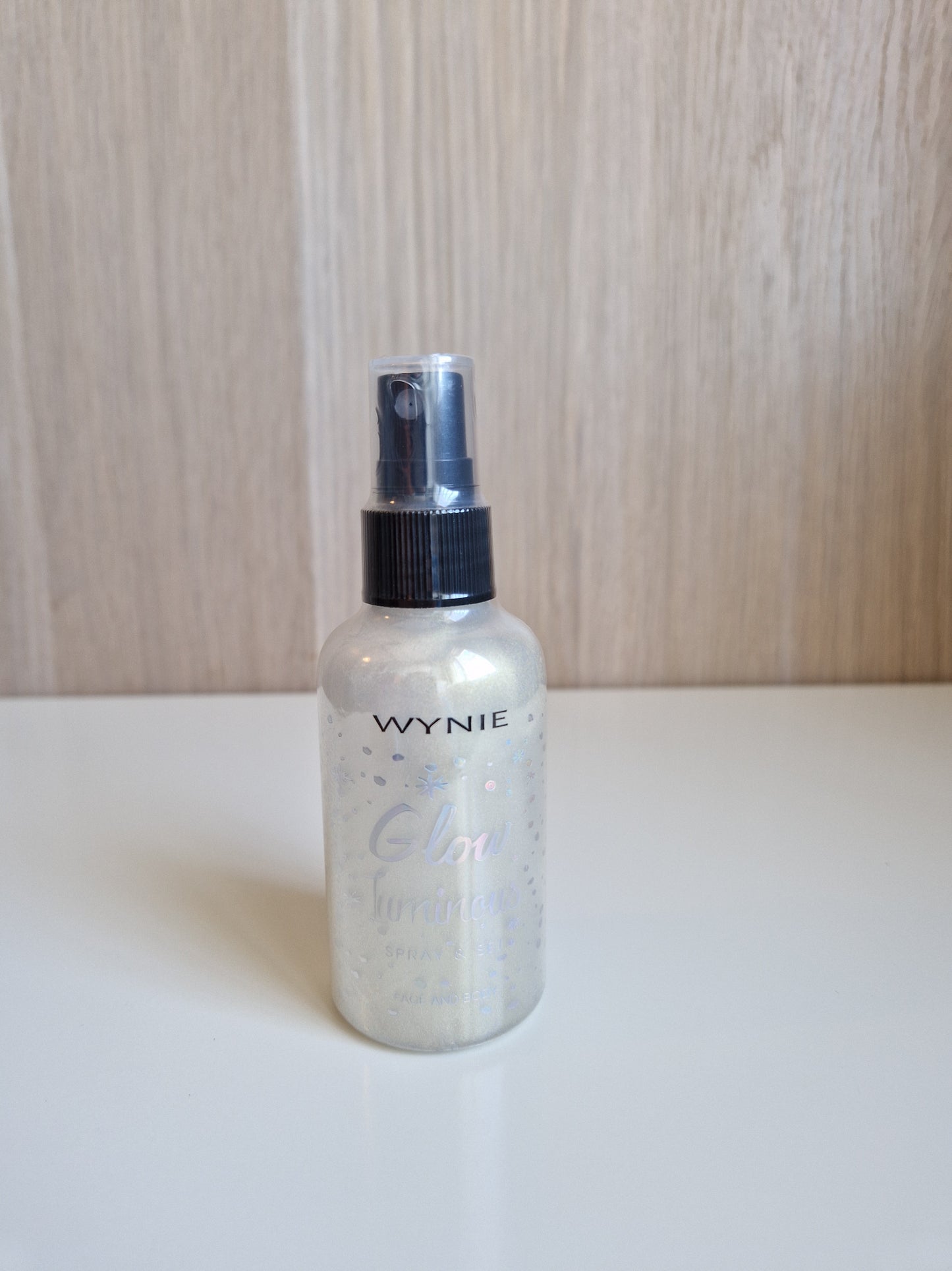 SPRAY PARA EL CUERPO CON GLITTER DE WYNIE