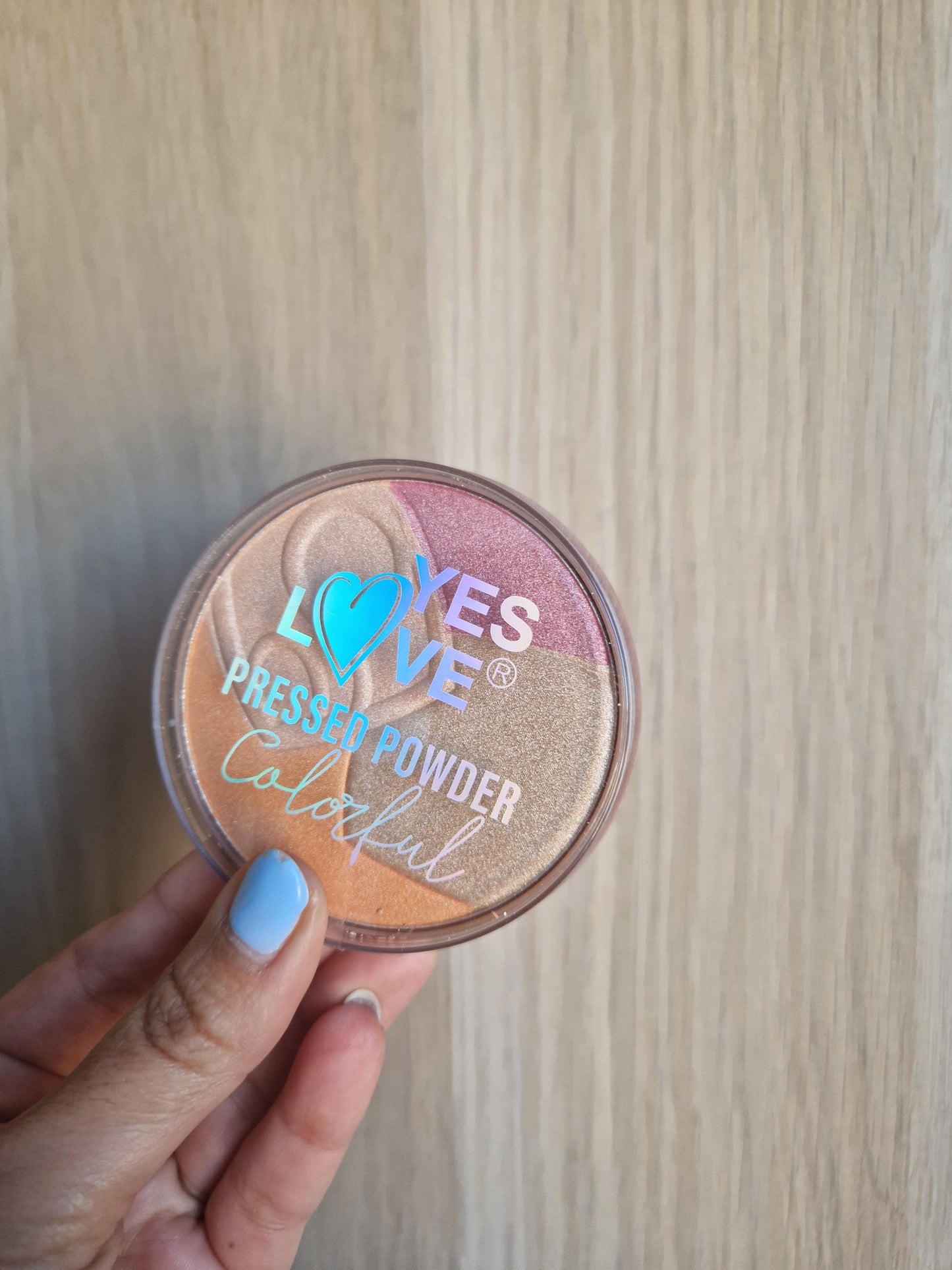 SOMBRAS ILUMINADORAS PARA OJOS Y ROSTRO DE YES LOVE