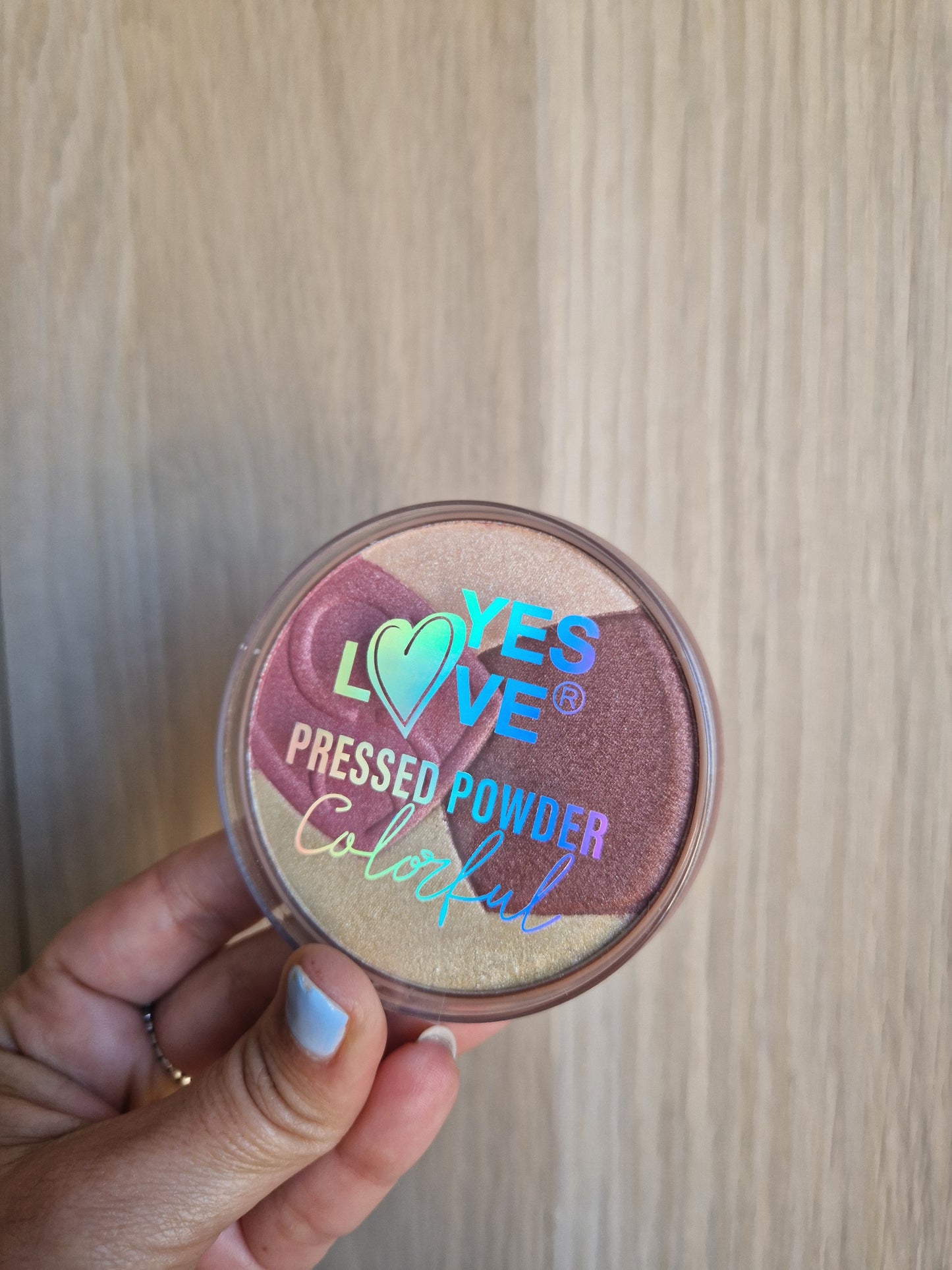 SOMBRAS ILUMINADORAS PARA OJOS Y ROSTRO DE YES LOVE