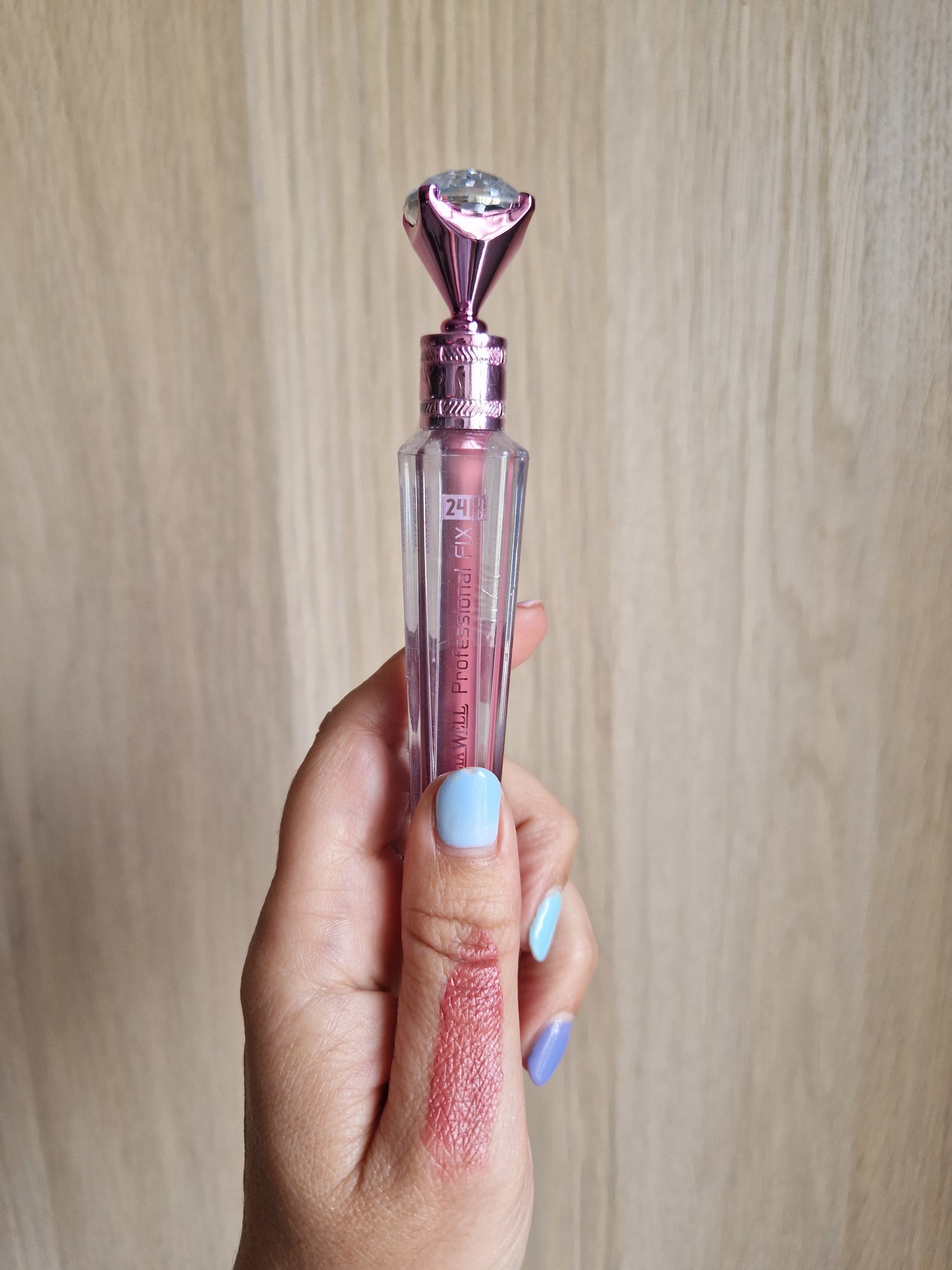 PINTALABIOS FIJO FORMA DE DIAMANTE DE LETICIA WELL