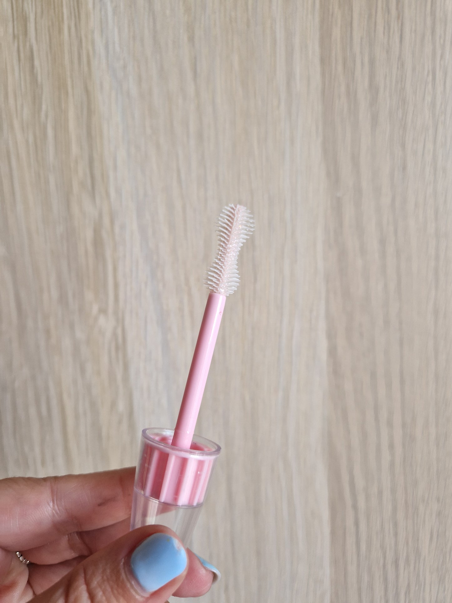 MASCARA DE PESTAÑAS CON GLITTER DE  WYNNIE